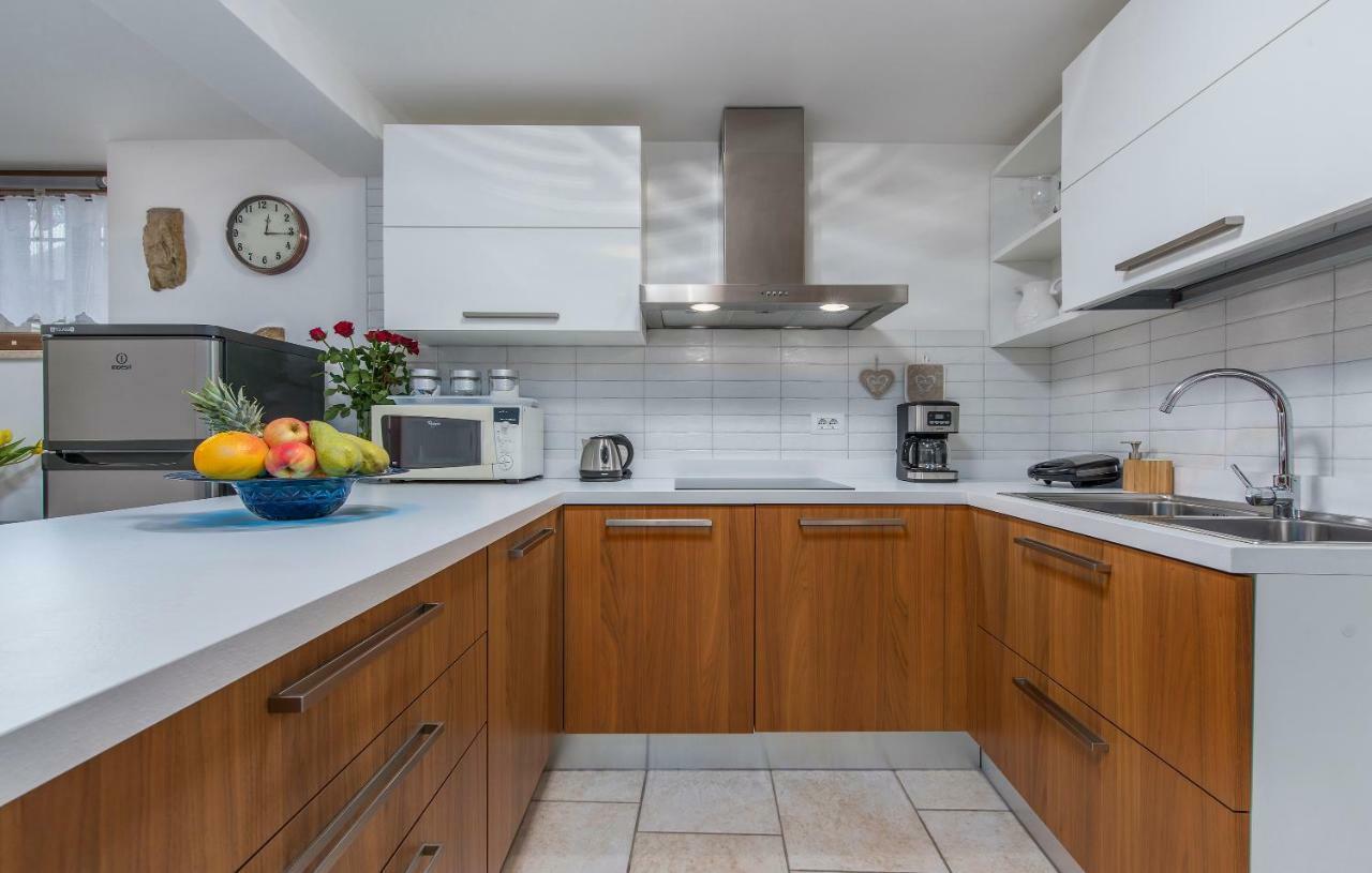 Apartment Claire Karsete Экстерьер фото